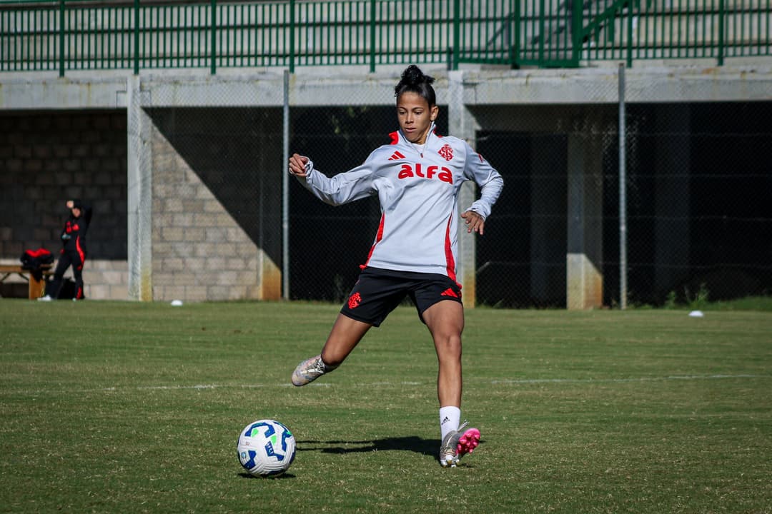 Gurias Coloradas retomam atividades para enfrentar o América-MG