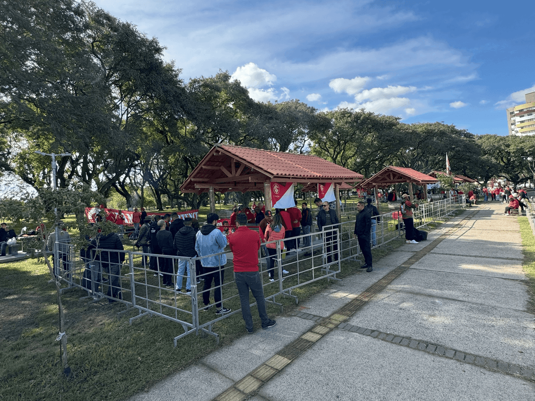 Inter e prefeitura inauguram churrasqueiras no Marinha