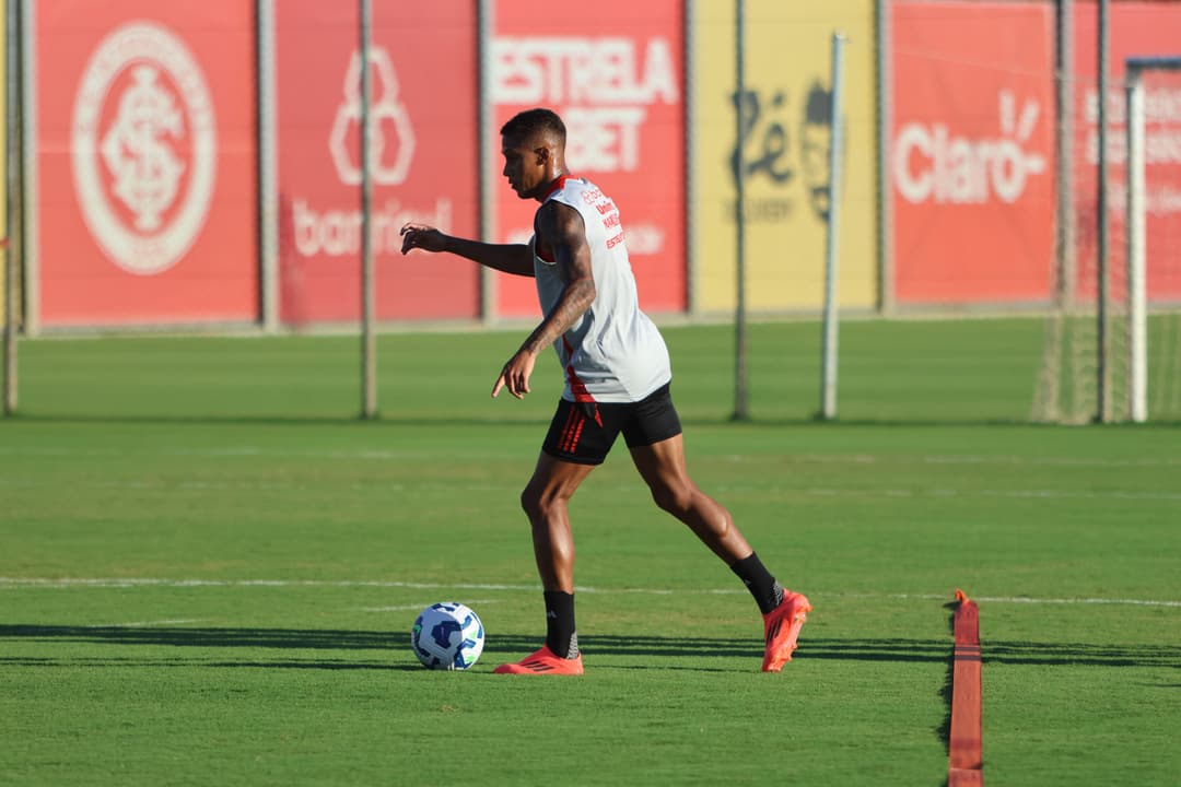 Colorado volta a treinar após conquista do Gauchão