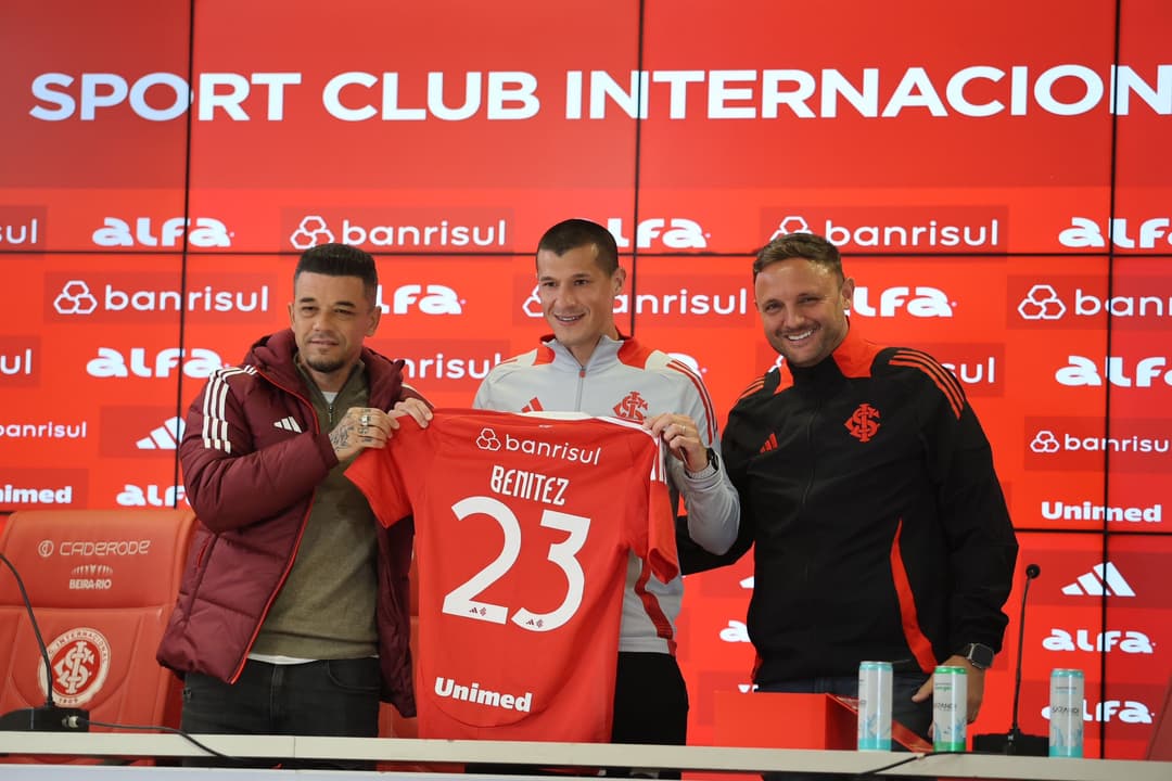 Alan Benítez é apresentado oficialmente