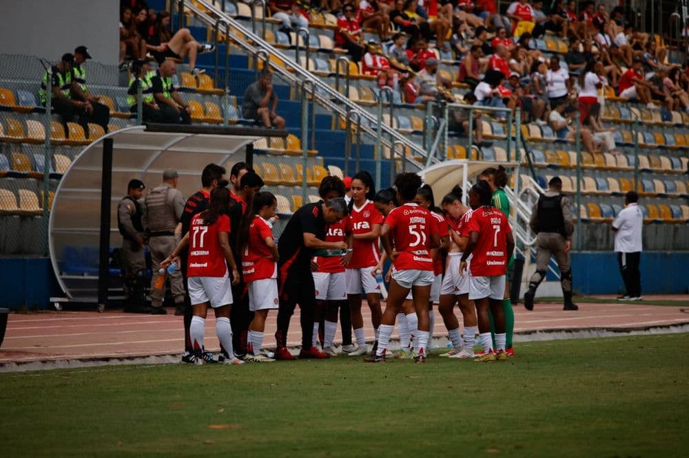 Gurias empatam com o Sport no Sesc 